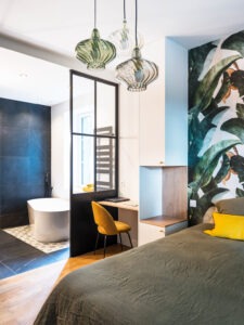 salle-de-bain-dans-chambre-cloison-verriere-C.jpg